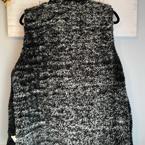 Simply Southern Tried & True Sherpa Vest - Picture 2 of 7